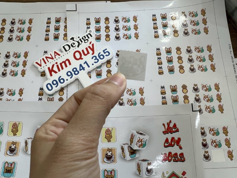 In tem hình boss thú cưng dán đồ chơi xúc xắc xí ngầu khối vuông - VND397
