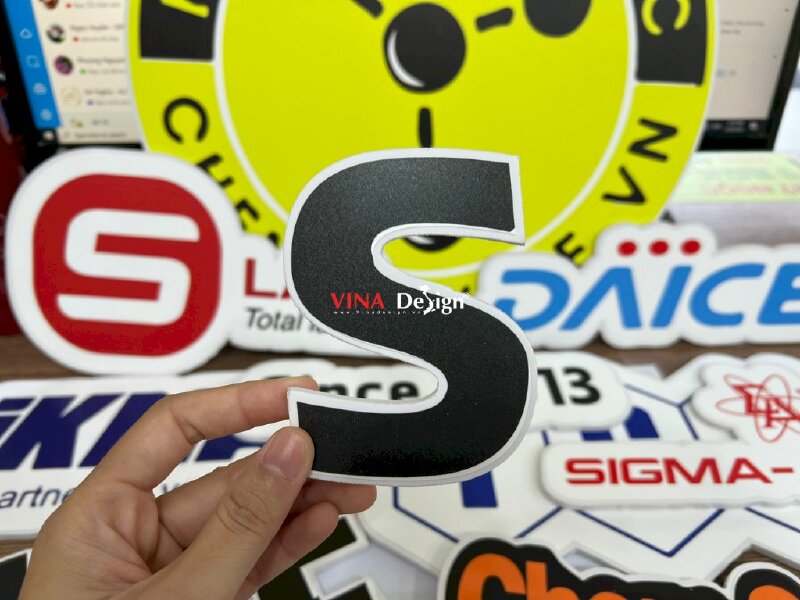 In cán formex logo, slogan, chữ cái, tên công ty trang trí văn phòng - VND432