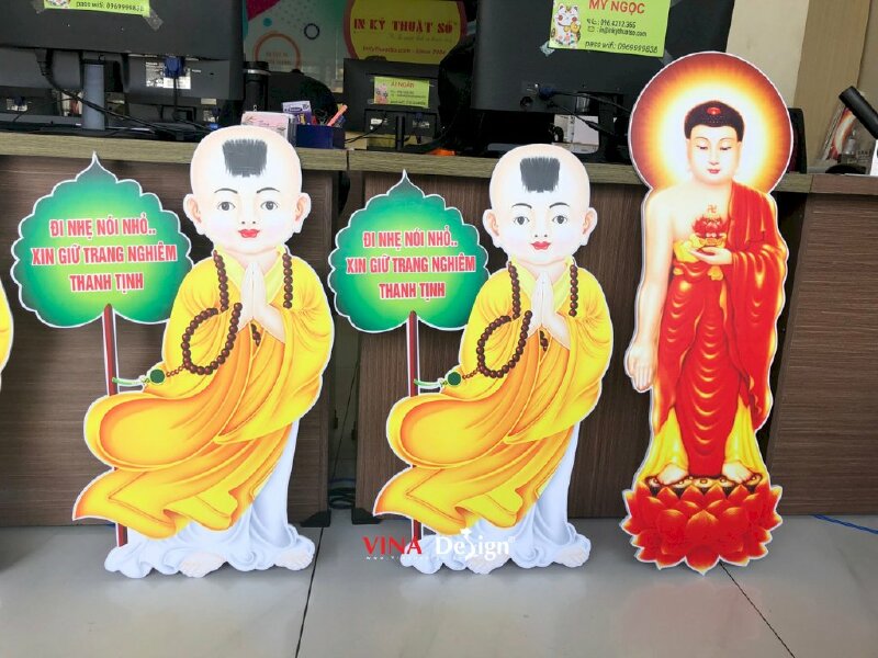 In standee mô hình chú tiểu lá đa cho Chùa - VND429