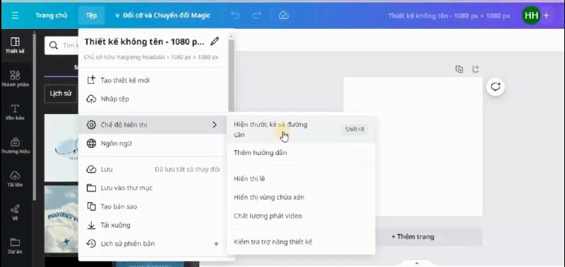 Bước 2: Để căn chỉnh thiết kế chính xác, đầu tiên hãy bật thước kẻ và đường dẫn để giúp bạn căn chỉnh. Để thực hiện hãy bấm vào Tệp > Bấm vào Chế độ hiển thị >  Chọn Hiện thước kẻ và đường căn. 