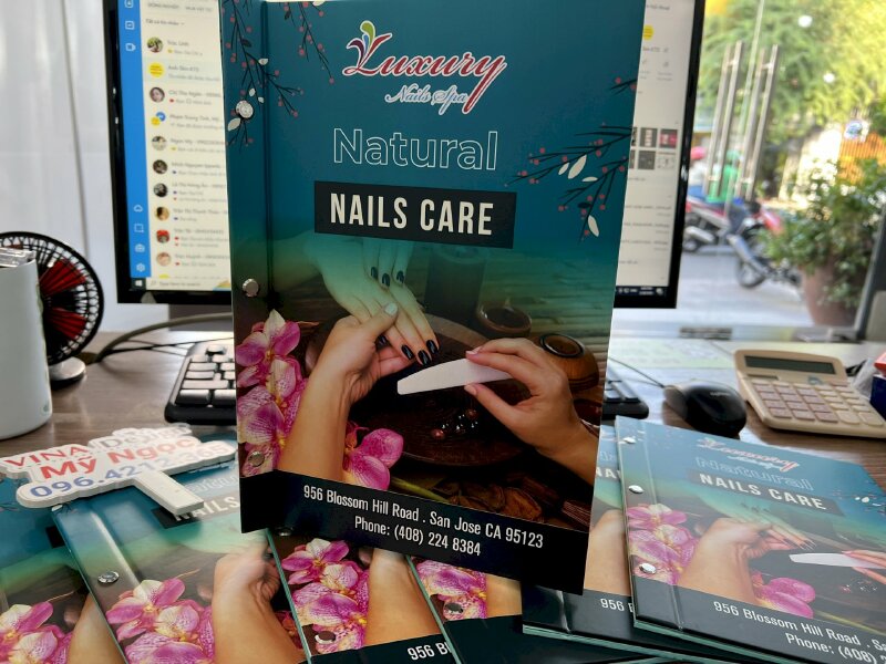 In menu bìa bồi cứng Nails Care khổ A4 đóng ghim inox, hàng gửi đi Mỹ từ TPHCM - VND512