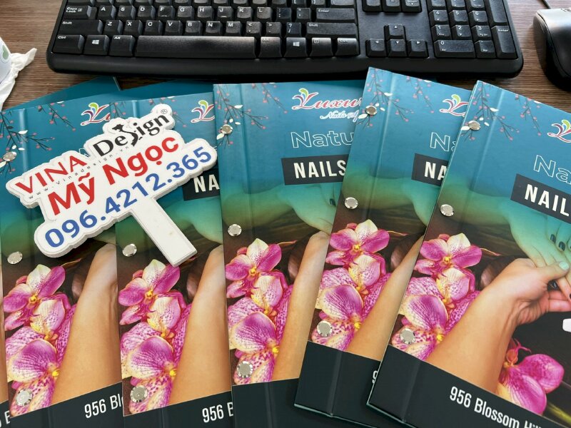 In menu bìa bồi cứng Nails Care khổ A4 đóng ghim inox, hàng gửi đi Mỹ từ TPHCM - VND512