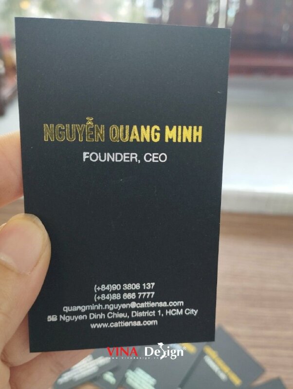 In card visit Founder CEO công ty, card visit giấy mỹ thuật đen ép nhũ vàng bạc - VND527