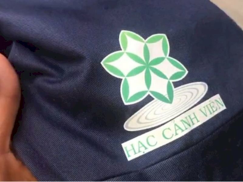 Giá in logo lên áo