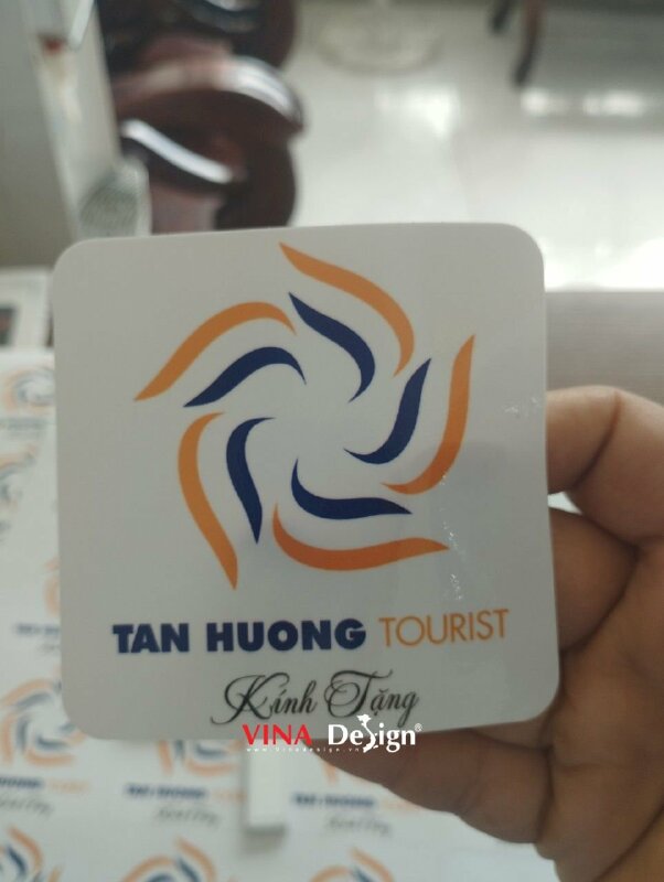 In tem logo doanh nghiệp Tourist dán quà tặng khách hàng - VND538