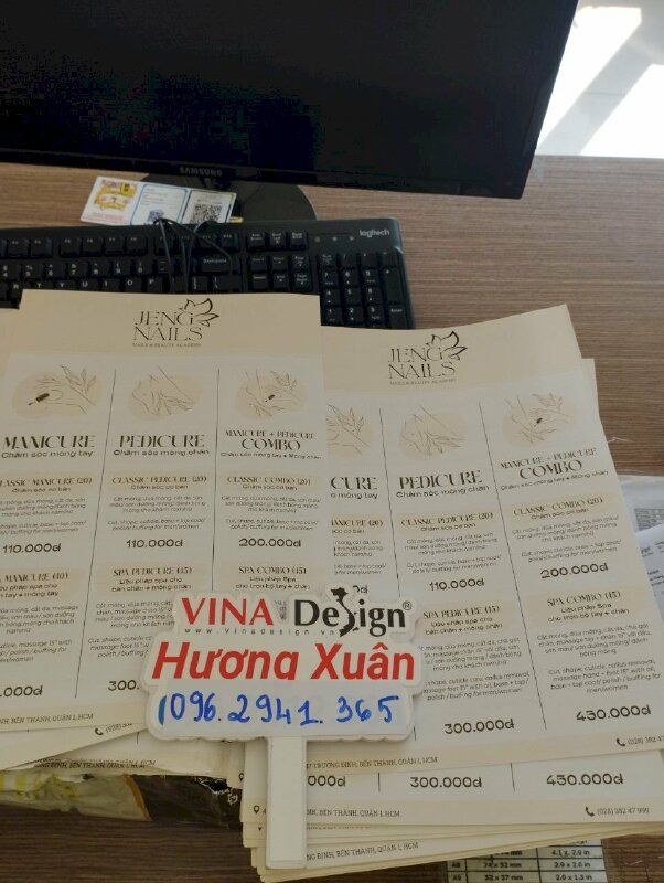 Tờ gấp in giấy A3 làm bảng giá dịch vụ Nail song ngữ Việt Anh - VND513