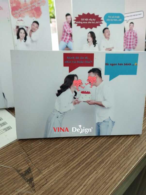 In ảnh Format, Standee để bàn từ in ảnh trên chất liệu Format - VND564