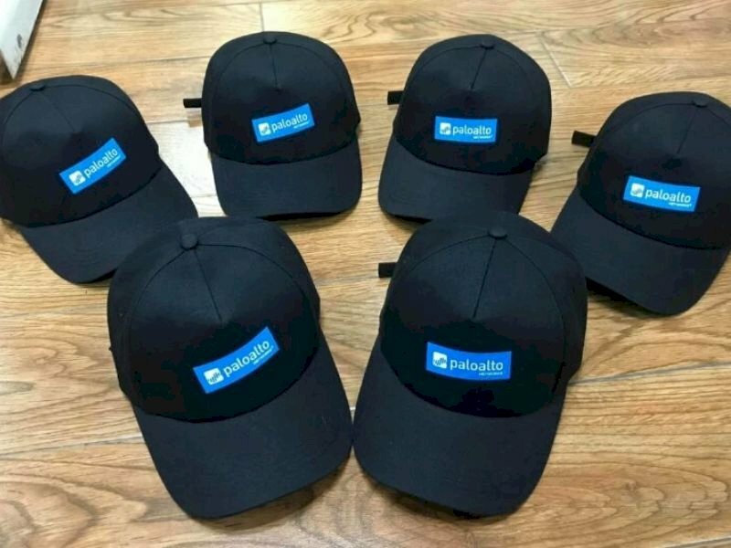 In logo lên mũ lưỡi trai, nón kết