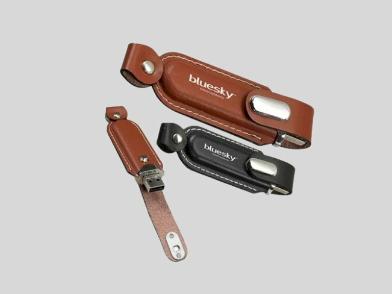 In logo lên USB da