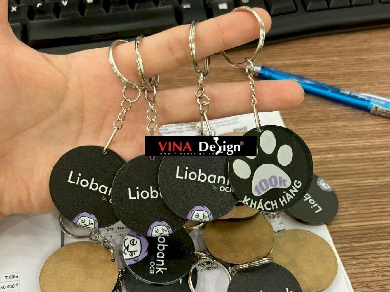 In logo nhựa làm móc khóa