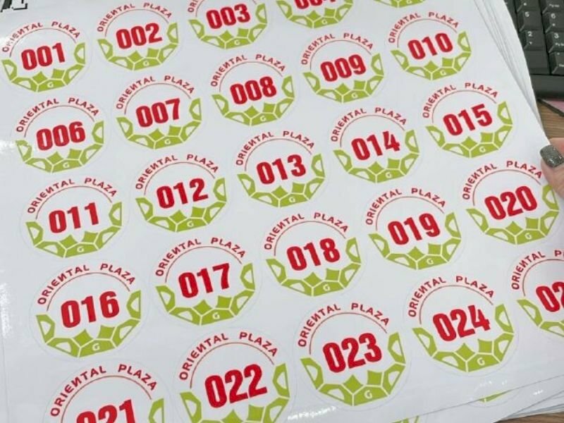 Sticker dán áo là gì?