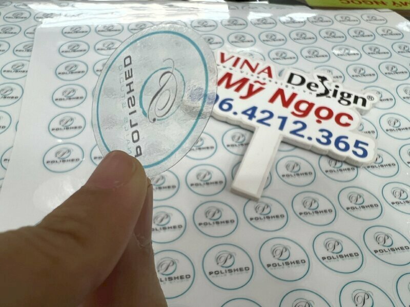 Gỡ bỏ dễ dàng, không để lại lớp keo dán