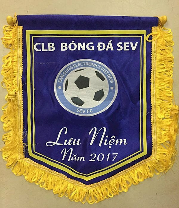 In cờ lưu niệm lấy ngay