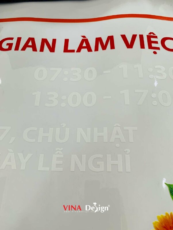 In bảng thông báo thời gian làm việc dán cửa kính, in Decal trong mực UV bền màu - VND588