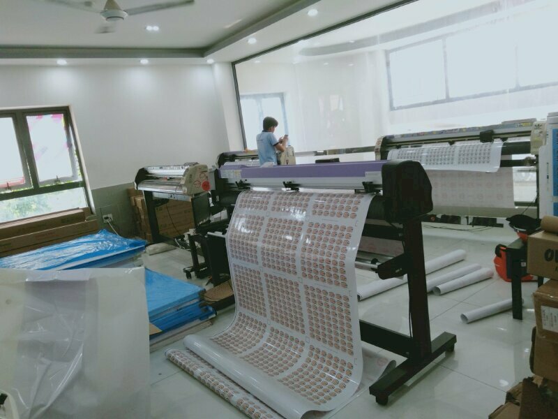 Ưu điểm khi in decal dán Gò Vấp tại Vinadesign