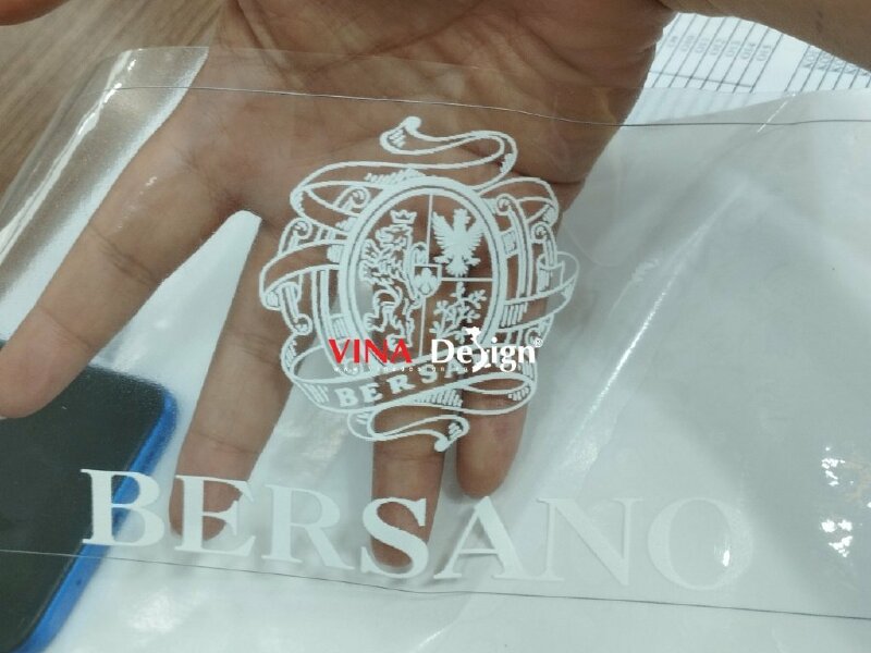 Ưu điểm khi đặt in decal lấy liền đẹp tại Vinadesign
