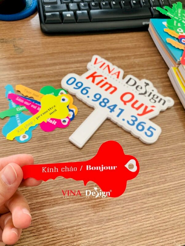 In flashcard nhựa tiếng Pháp, thẻ nhựa hình chiếc chìa khóa, dập lỗ tròn xỏ dây - VND582