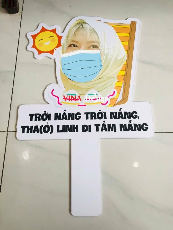 In hashtag cầm tay in hình cá nhân theo yêu cầu - VND607