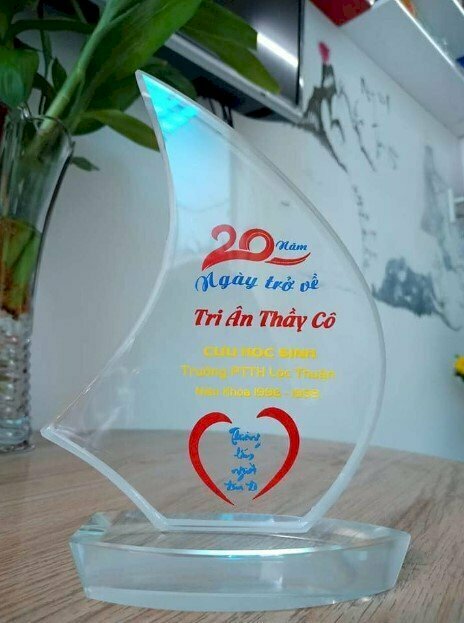 Lợi ích khi in kỷ niệm chương lấy liền