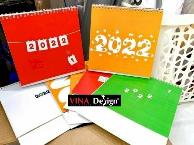 In lịch để bàn làm quà tặng cho bạn bè, người thân