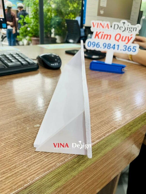 In standee format để bàn giới thiệu sản phẩm bánh mì ngọt, standee để quầy thu ngân, quầy trưng bày - VND591