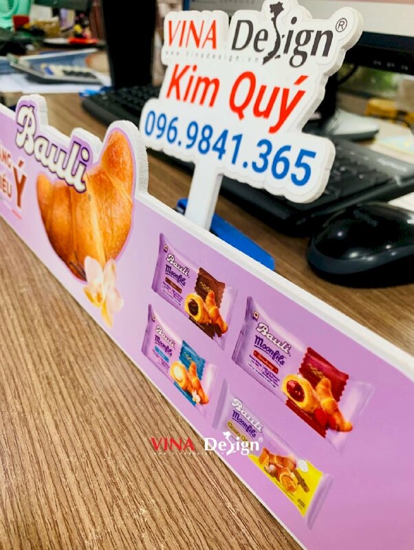 In standee format để bàn giới thiệu sản phẩm bánh mì ngọt, standee để quầy thu ngân, quầy trưng bày - VND591