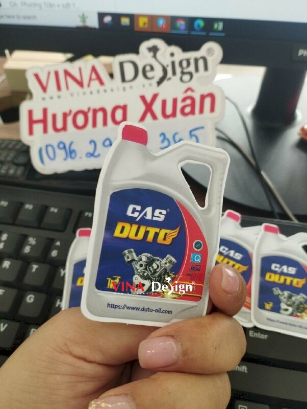 In thẻ nhắc thay nhớt định kỳ, tag hình chai dầu nhớt ô tô - VND579