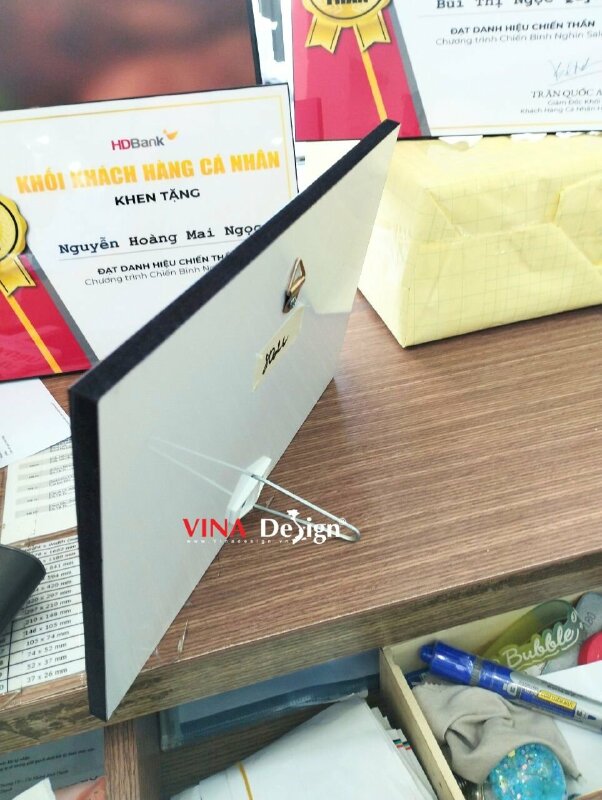 Làm bằng khen in ảnh laminate, bằng khen tặng nhân viên ngân hàng hoàn thành khóa học đào tạo sale - VND616