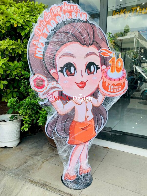 Làm Standee mô hình nhân vật đại diện thương hiệu phun xăm tự nhiên - VND597