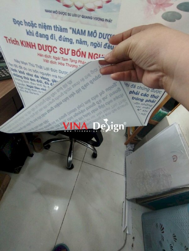 In kinh niệm Nam Mô Dược Sư Phật, in tranh liễn Phật Giáo từ vải Silk dầu mờ, đóng khoen 4 góc - VND644