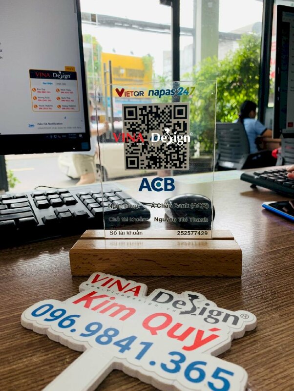 Làm đế Mica QRcode quét mã thanh toán, in bảng Mica trong 5li gắn sẵn vào đế gỗ - VND636