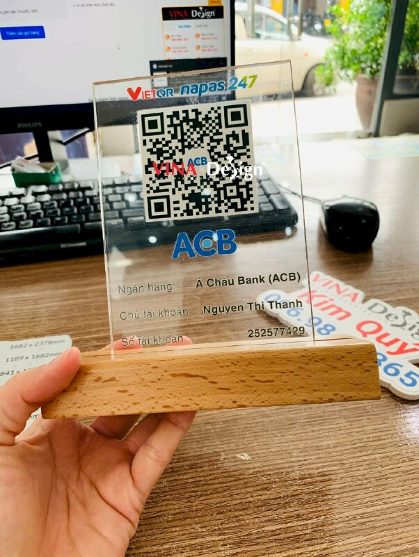 Làm đế Mica QRcode quét mã thanh toán, in bảng Mica trong 5li gắn sẵn vào đế gỗ - VND636