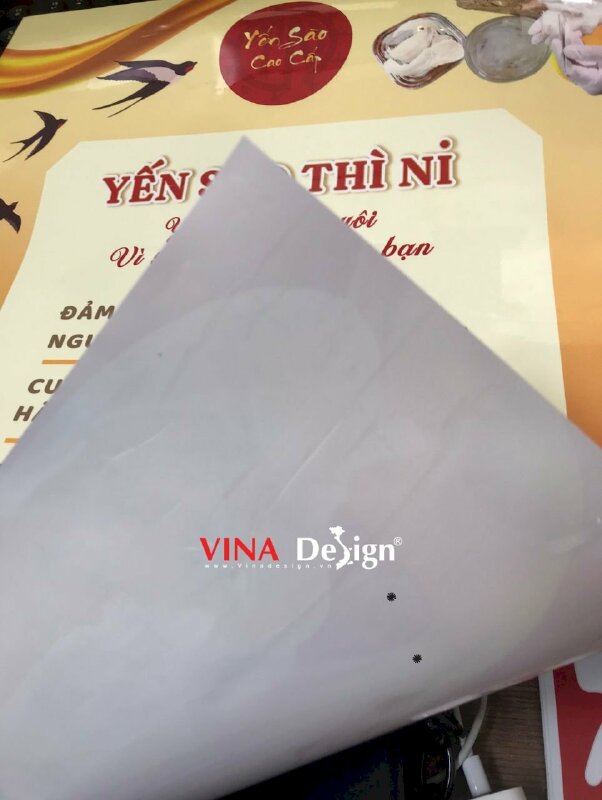 In poster lẻ khổ A2, in PP cán bóng giá rẻ, mặt sau có keo dán cửa kính, tường kính - VND738