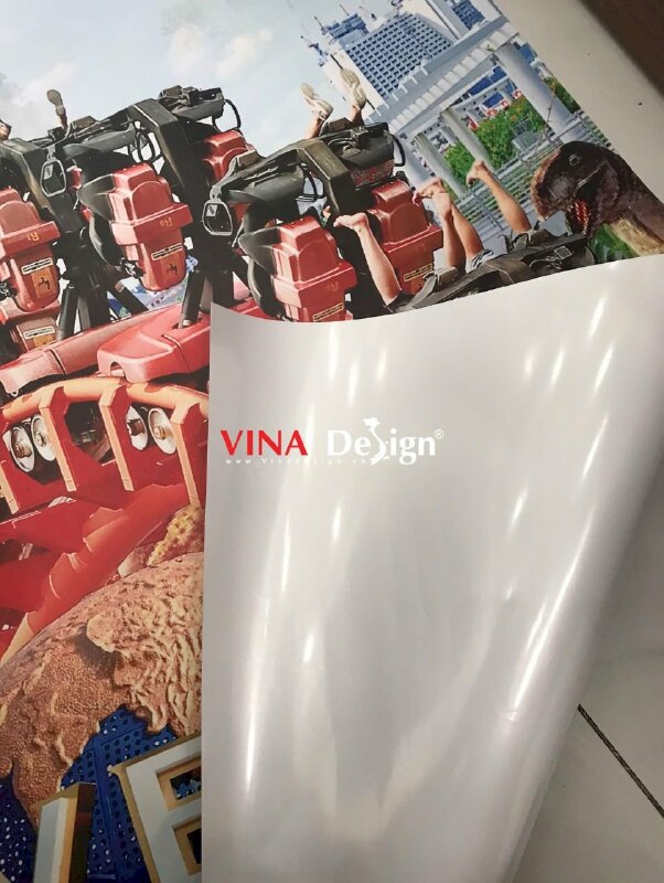 In poster PP khổ 60cm x 160cm dùng gắn banner cuốn chào đón đoàn khách đi tour Singapore - VND764