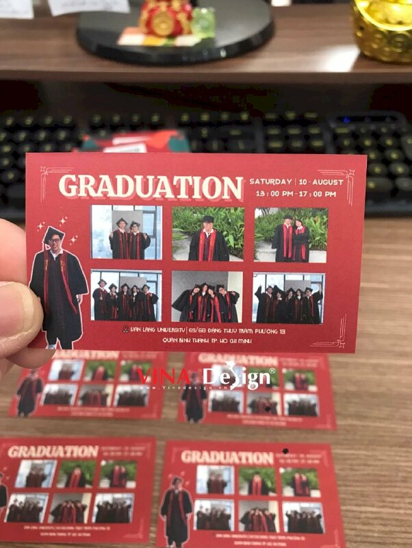 In thẻ giấy kỷ niện lễ tốt nghiệp đại học Graduation cho nhóm bạn sinh viên - VND739