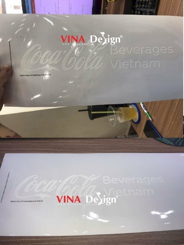 In UV Decal trong logo công ty nước giải khát - VND767