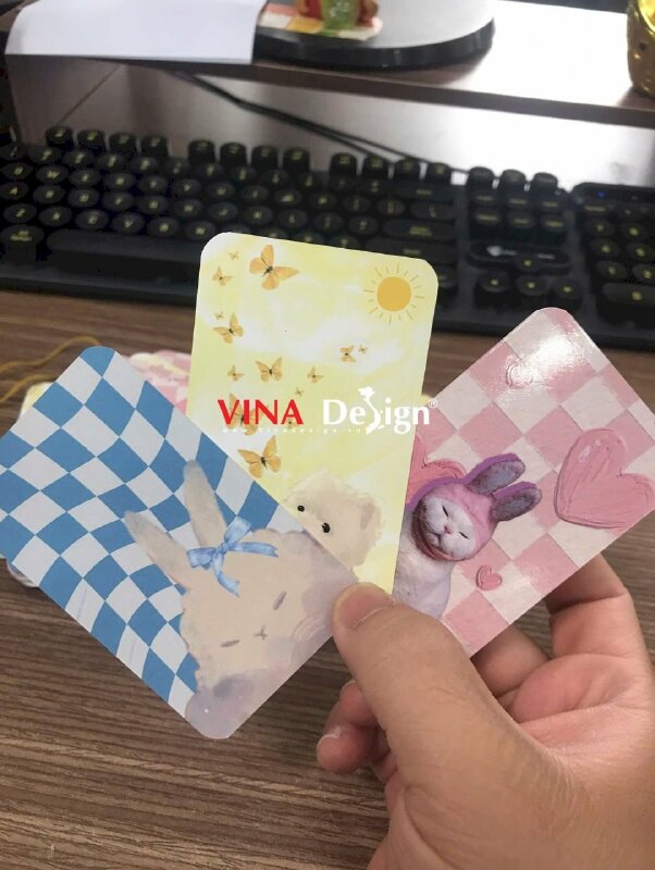 In flashcard theo yêu cầu, in card giấy C300gsm, in 2 mặt cán bóng, bo tròn 4 góc - VND801