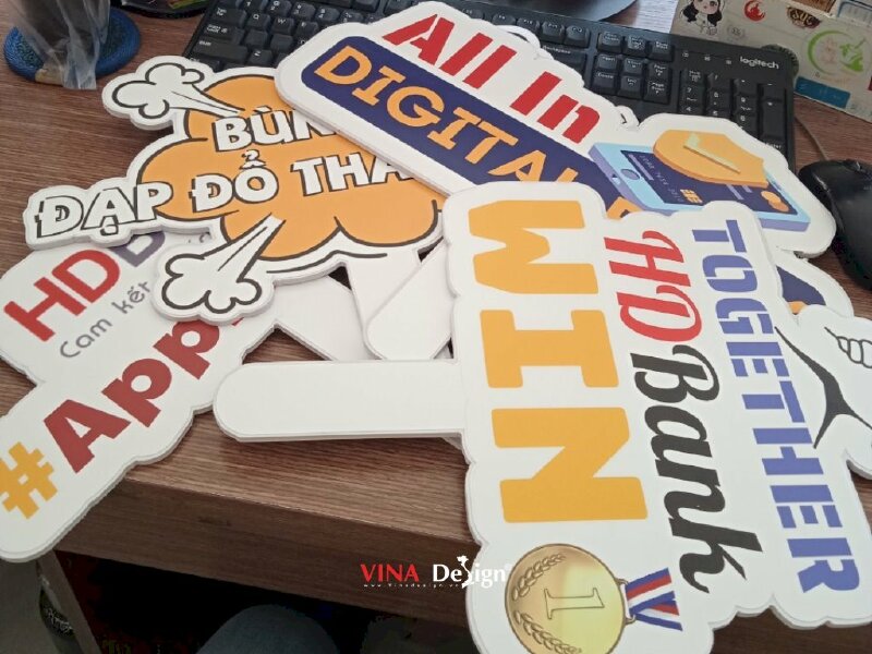 Hashtag cầm tay in pp bồi formex