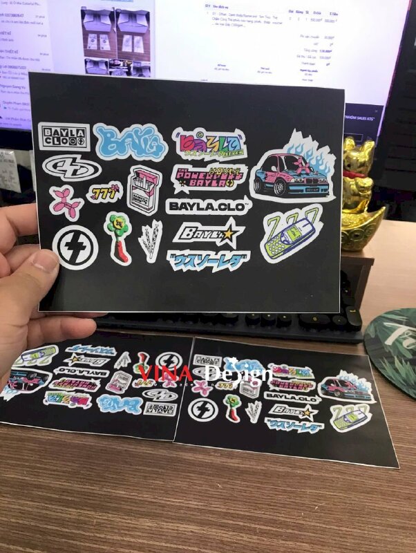 In hình dán sticker Decal sữa, bế theo viền - VND822