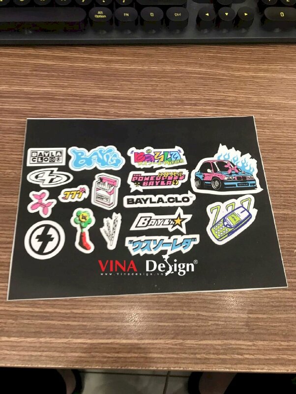 In hình dán sticker Decal sữa, bế theo viền - VND822