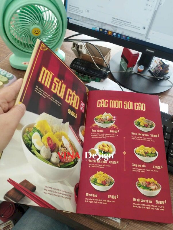 In menu quán Mì sủi cảo Chợ Lớn, khổ A4 menu bìa cứng bồi Carton, ruột giấy B300gsm cán mờ, gáy đóng ghim inox - VND754