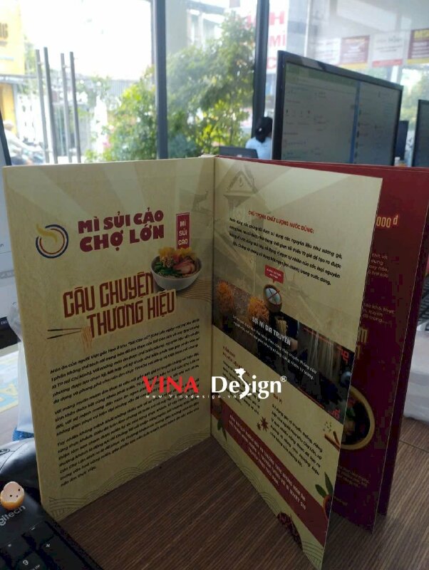 In menu quán Mì sủi cảo Chợ Lớn, khổ A4 menu bìa cứng bồi Carton, ruột giấy B300gsm cán mờ, gáy đóng ghim inox - VND754