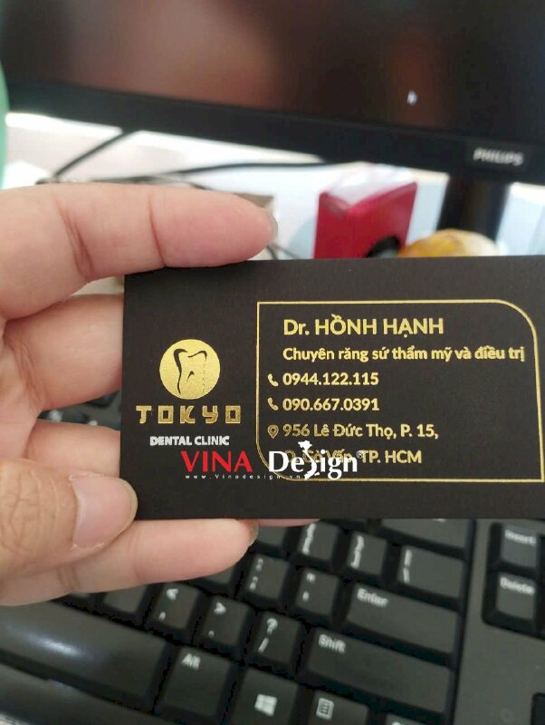 In name card giấy mỹ thuật đen ép kim vàng bạc, name card chức danh DR. nha khoa thẩm mỹ Dental Clinic - VND763