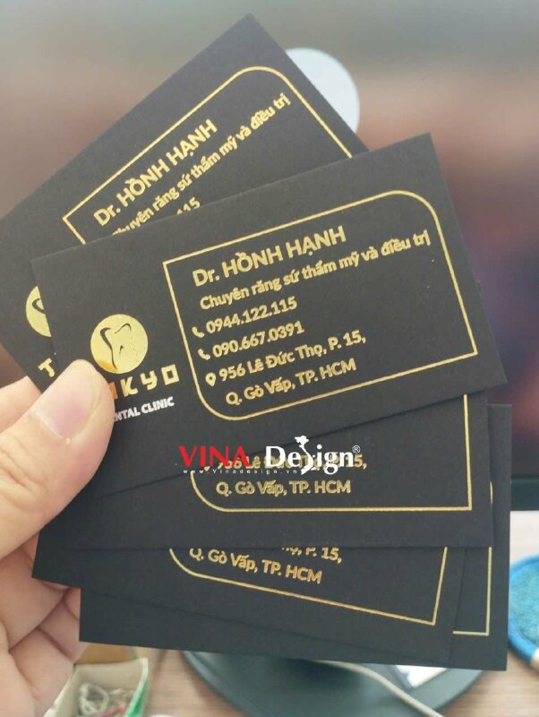 In name card giấy mỹ thuật đen ép kim vàng bạc, name card chức danh DR. nha khoa thẩm mỹ Dental Clinic - VND763