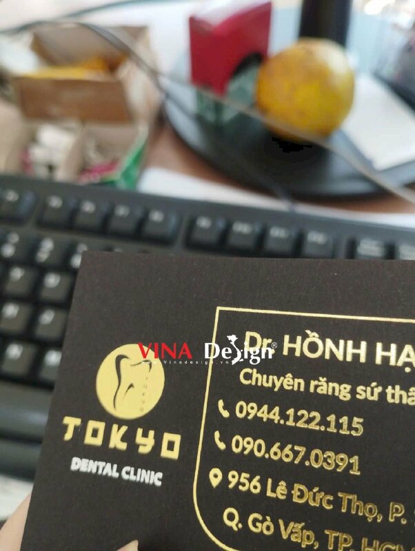 In name card giấy mỹ thuật đen ép kim vàng bạc, name card chức danh DR. nha khoa thẩm mỹ Dental Clinic - VND763