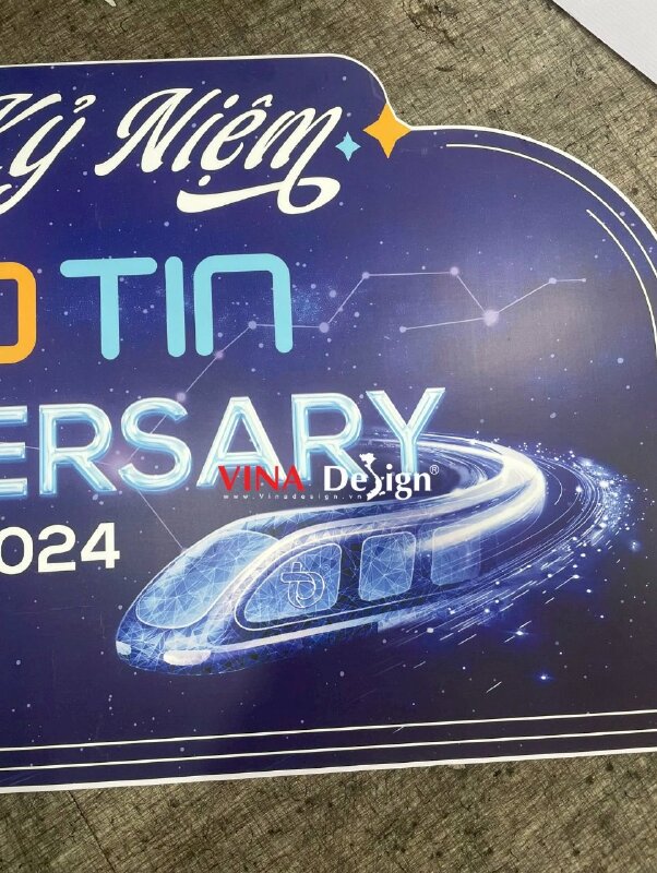 In bảng tên tiệc kỷ niệm 8 năm Anniversary trang trí sân khấu tiệc đãi khách, bảng tên Formex cắt CNC theo viền - VND788