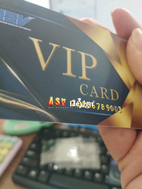 In thẻ VIP card làm thẻ thanh toán taxi dịch vụ taxi sân bay, dập nổi 1 dòng chữ, số - VND796