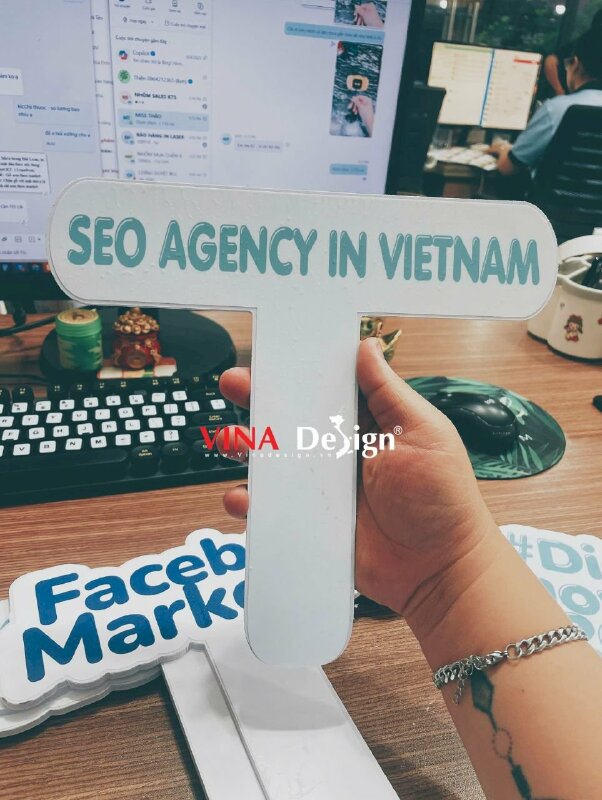 Hashtag cầm tay Agency về SEO check in sự kiện - VND807