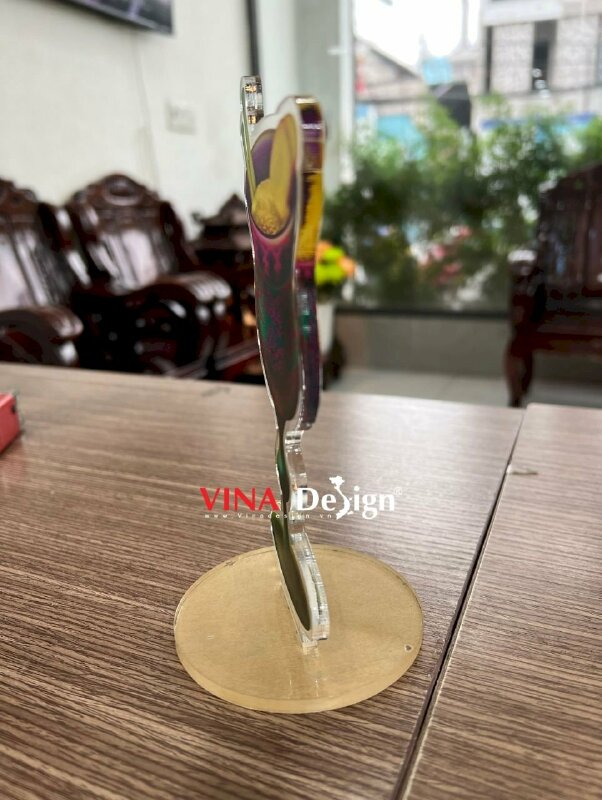 Mô hình ly Cocktail từ Mica Standee Acrylic để bàn - VND471