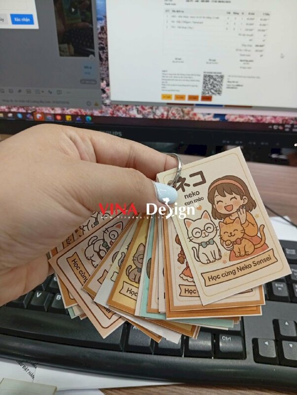 Bộ thẻ học từ vựng Flashcard có móc khóa treo in thẻ nhựa mỏng, cán mờ, đục lỗ tròn - VND932